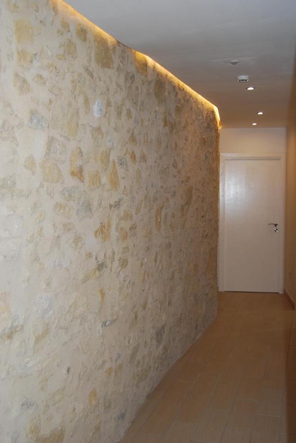 Fonda Comerc Estudio Doble Торроэлья-де-Монгри Экстерьер фото
