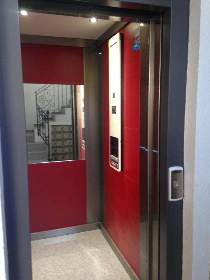 Fonda Comerc Estudio Doble Торроэлья-де-Монгри Экстерьер фото