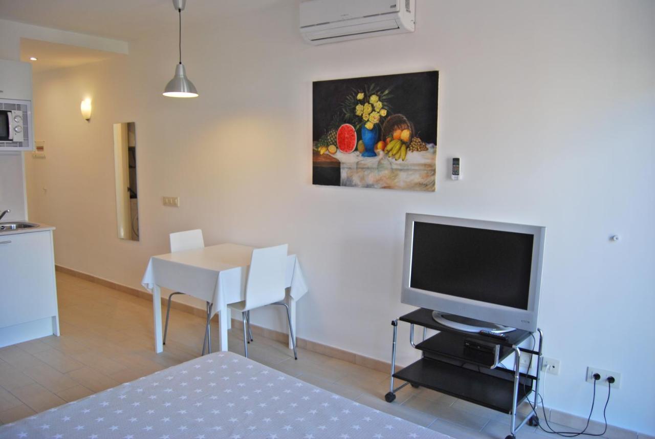Fonda Comerc Estudio Doble Торроэлья-де-Монгри Экстерьер фото